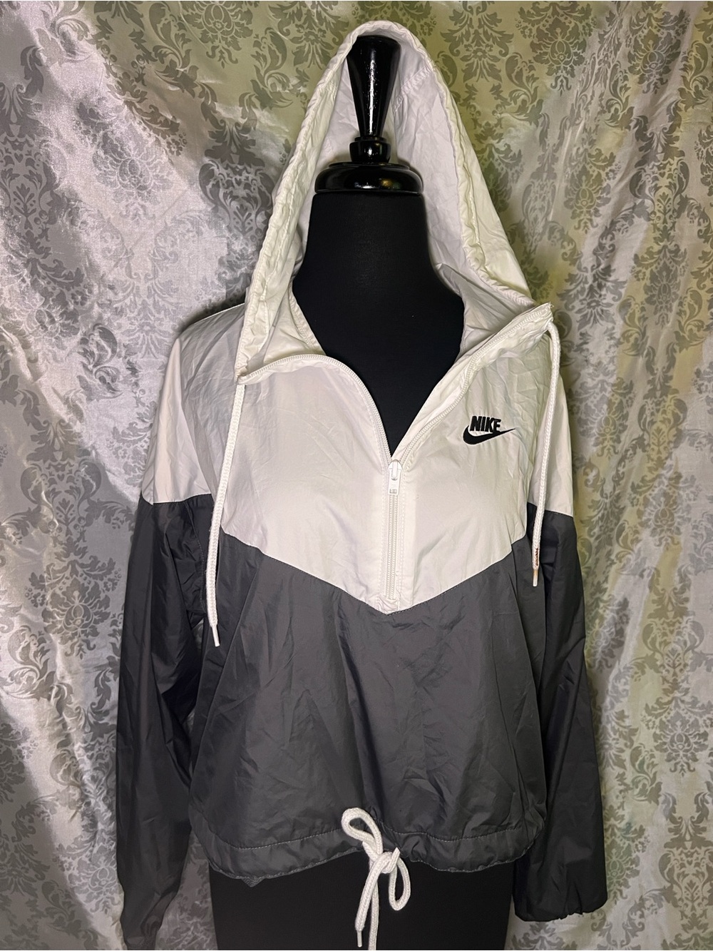 Nike Sportswear Women’s White and Gray Cropped Windrunner Jacket